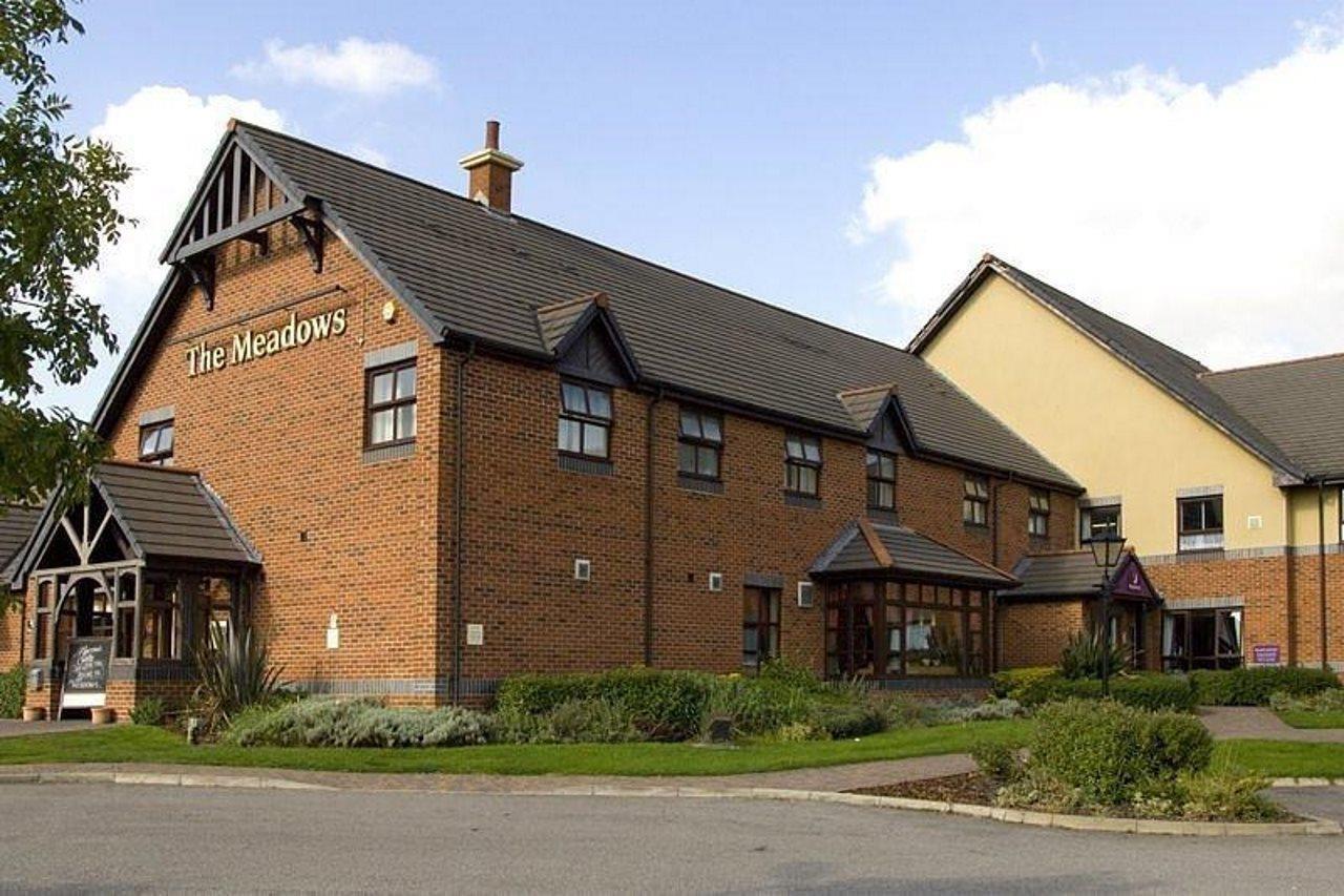 Premier Inn Barnsley Wombwell Экстерьер фото