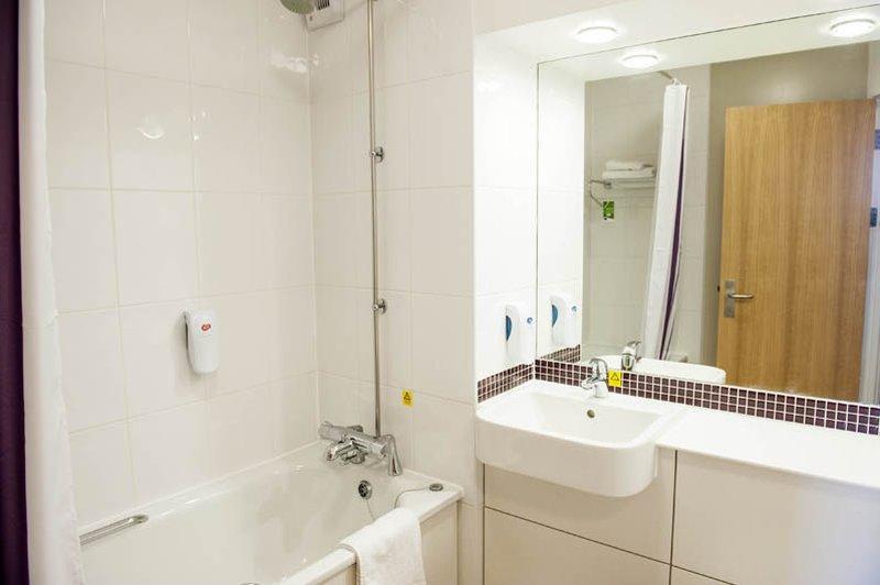 Premier Inn Barnsley Wombwell Экстерьер фото